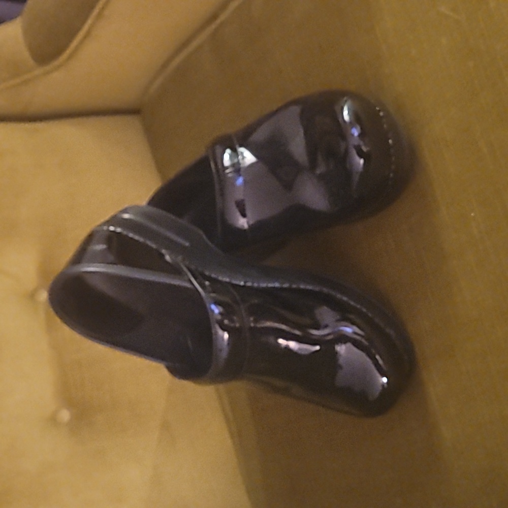 Almost new Dansko clogs!